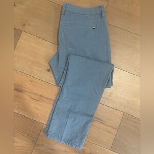 Light blue Travis Mathew men’s pants sz 32